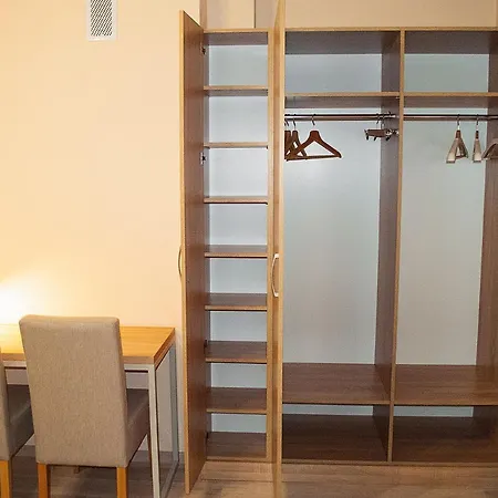 Redwood Hostel By Easy Rent Apartments-2