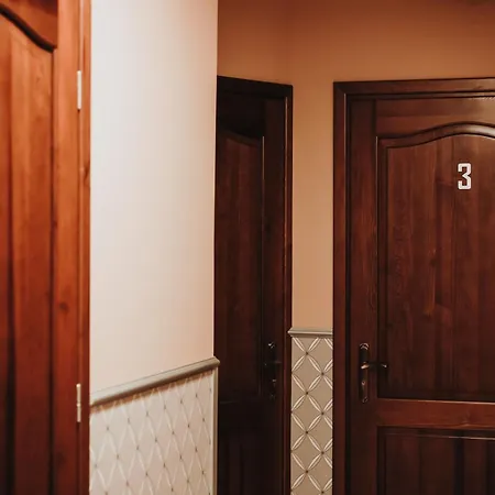 Redwood Hostel By Easy Rent Apartments-3
